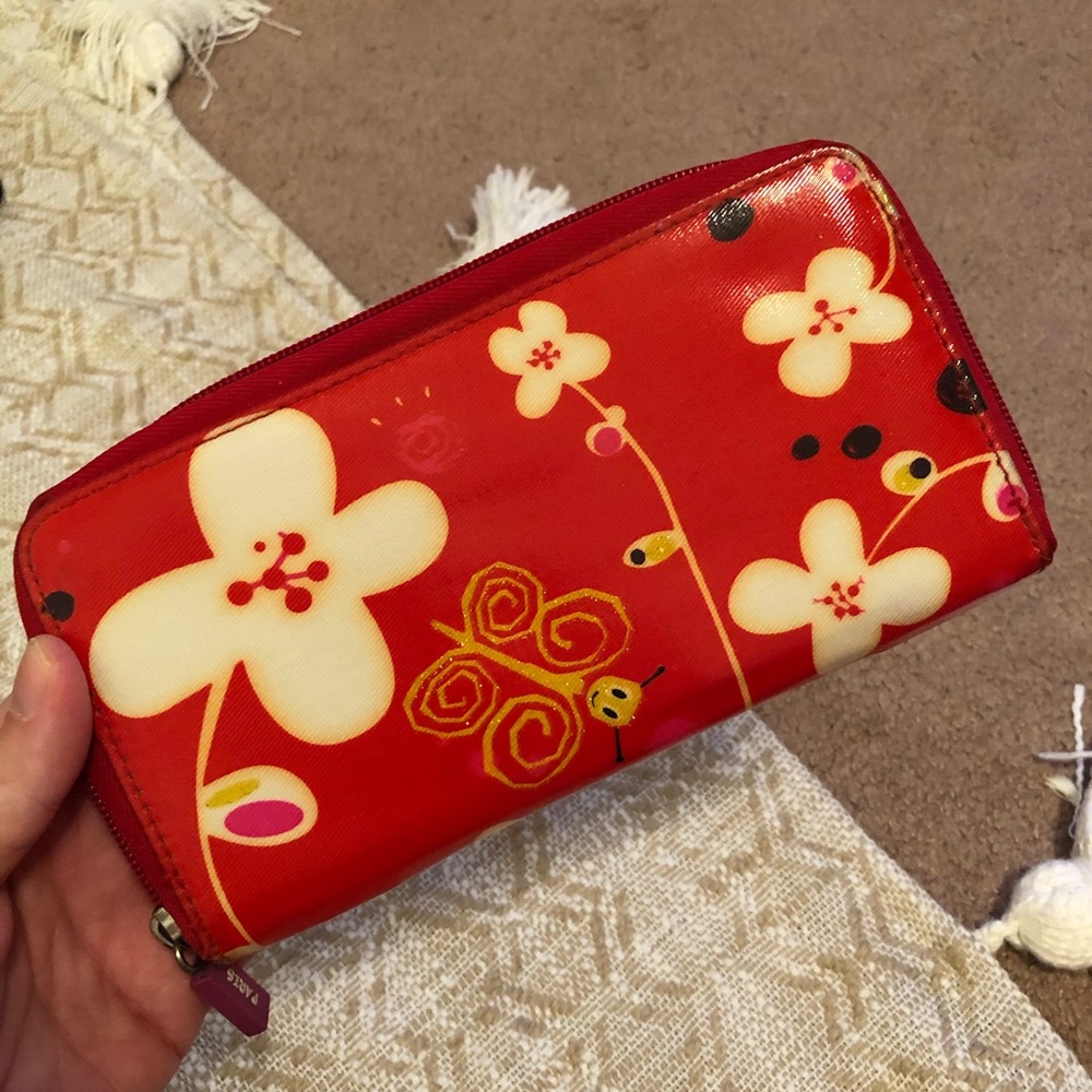 Pylones Paris red wallet